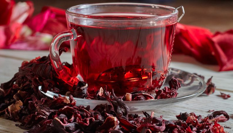 Chá de Hibisco – Para Que Serve, Benefícios, Como Tomar e Propriedades