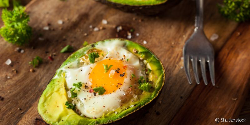 Abacate com ovo é uma receita saudável! Saiba por que passar a prepará-la