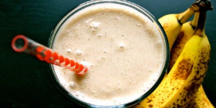 Batido de banana e gengibre para remover toda a gordura da barriga, coxas e costas