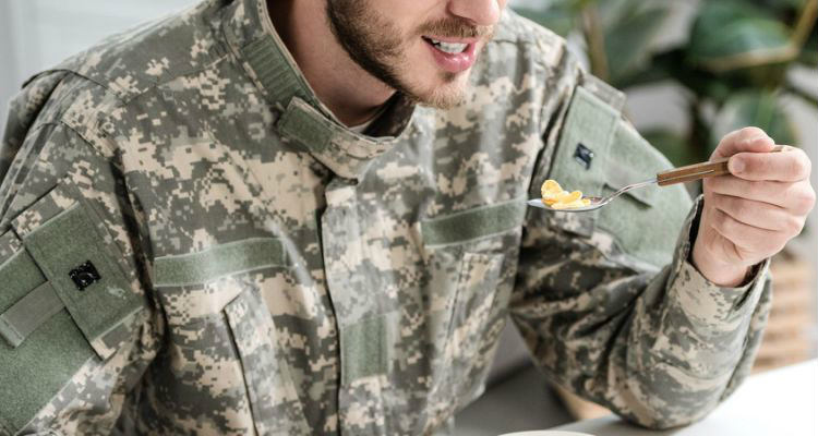 A Dieta Militar que Promete Eliminar Cinco Quilos em Três Dias é Boa? Confira a Análise